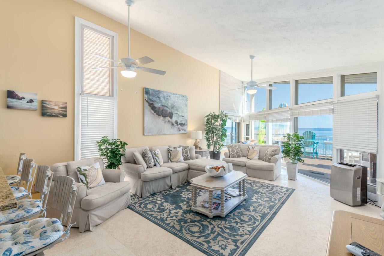Family Tides Villa Stuart Bagian luar foto