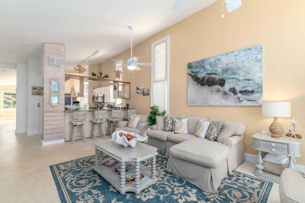 Family Tides Villa Stuart Bagian luar foto